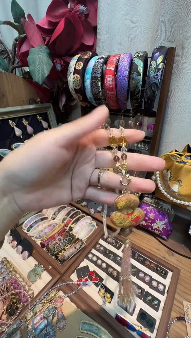 苏*人【孤品车12.14】钱小萍莲枝石榴双面葫芦项链