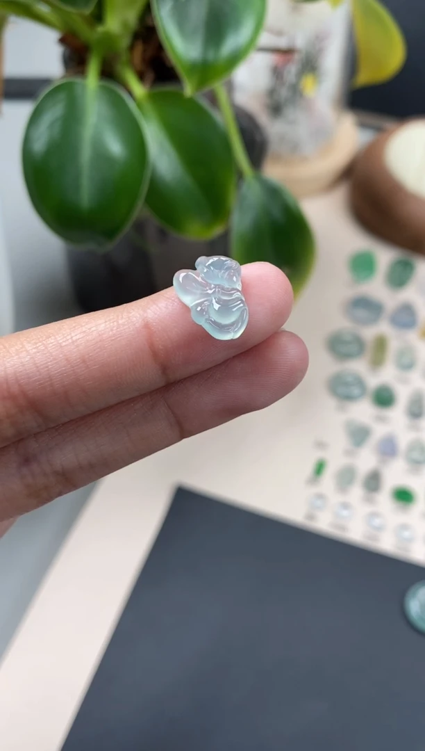 【闪购商品】翡翠颈饰未镶嵌翡翠冰晴裸石