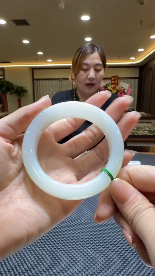 颈饰未镶嵌和田玉手镯57