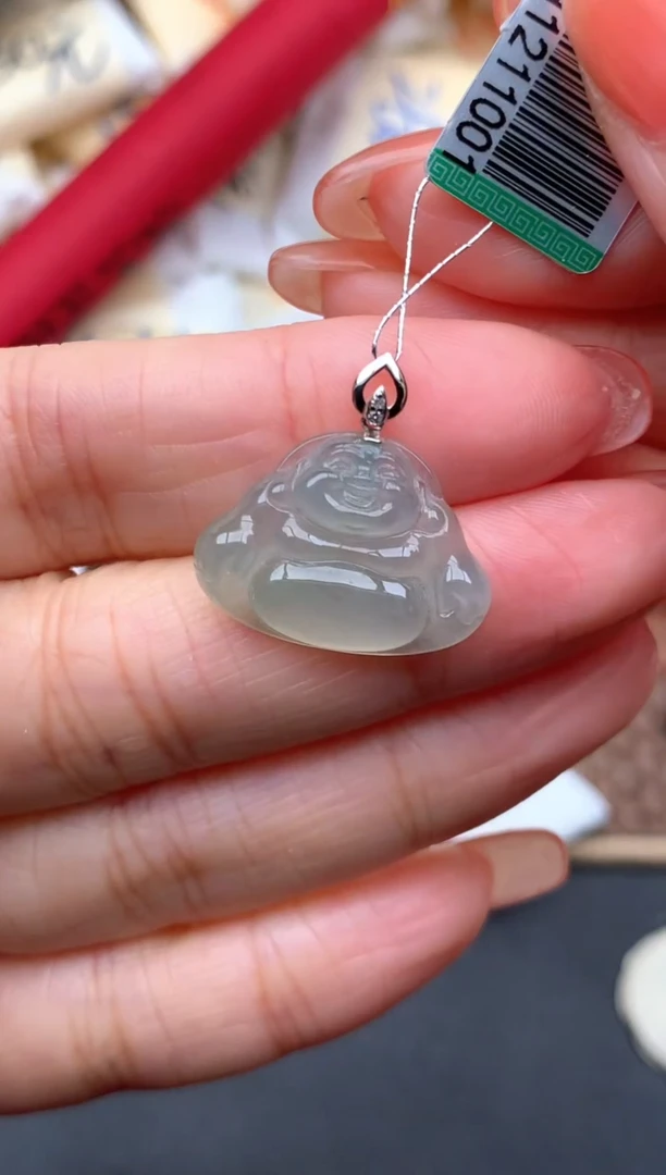 18K金镶嵌挂件翡翠1