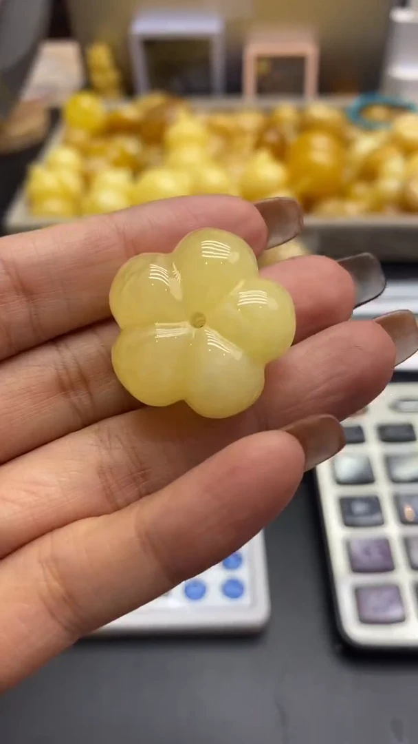 琥珀未镶嵌珠宝奇石372