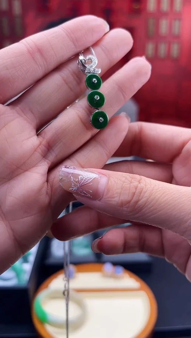 【闪购商品】翡翠颈饰18K金镶嵌项链