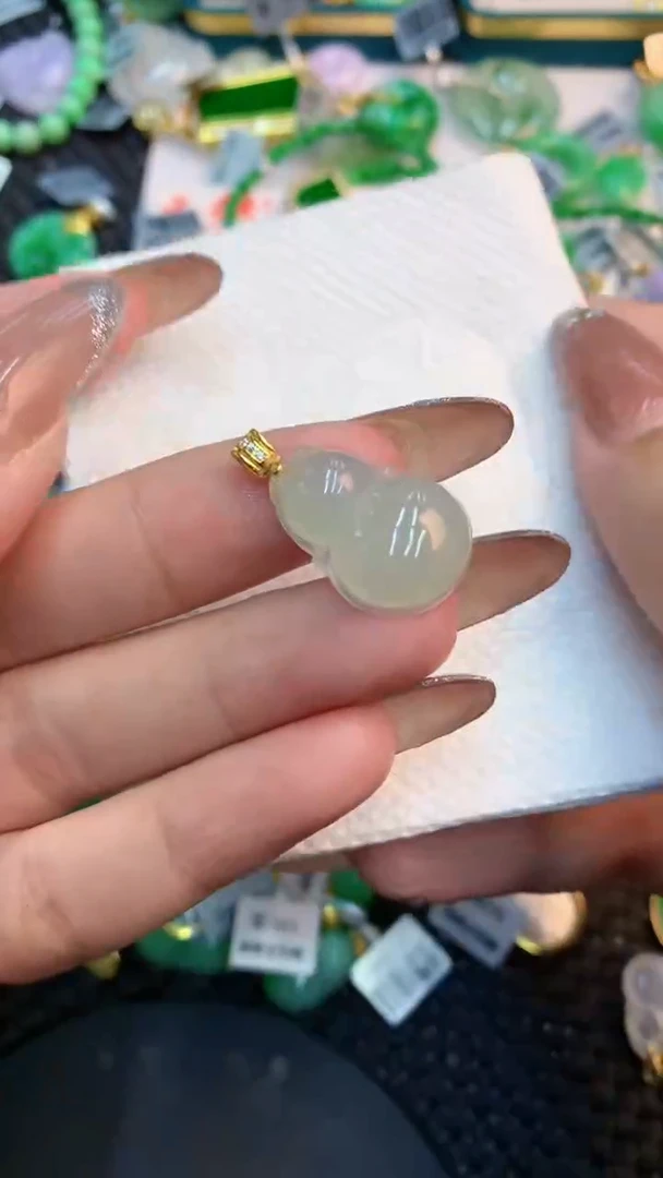 颈饰未镶嵌翡翠1