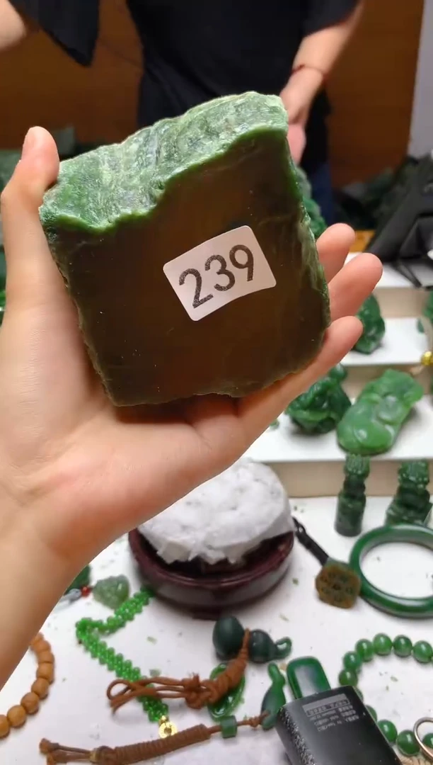 未镶嵌和田玉（碧玉）珠宝半成品1