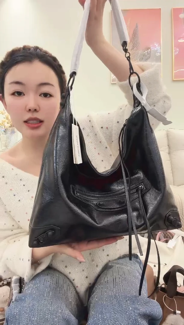 牛皮黑色油蜡机车