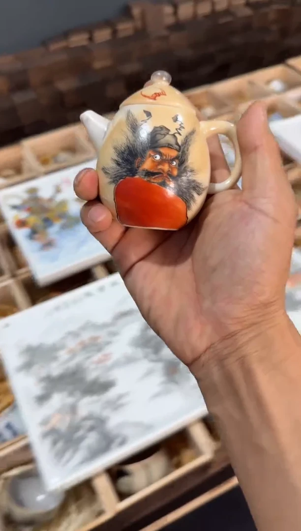 以笔为心，以瓷为纸。