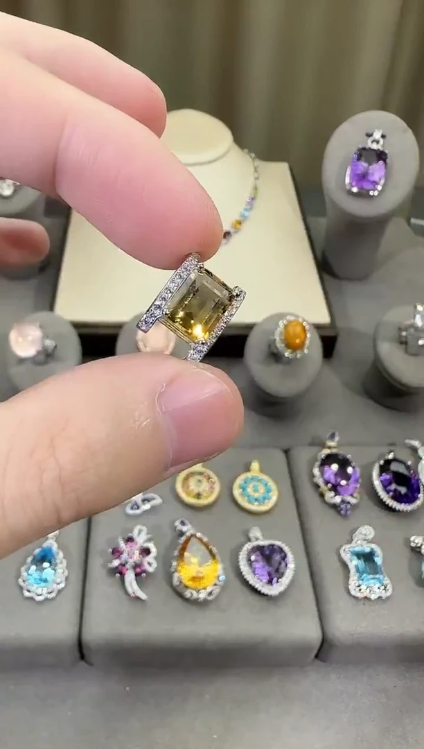 颈饰银S925镶嵌黄晶10*8mm吊坠简约款