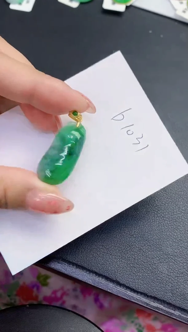 翡翠未镶嵌颈饰缅甸天然翡翠A货