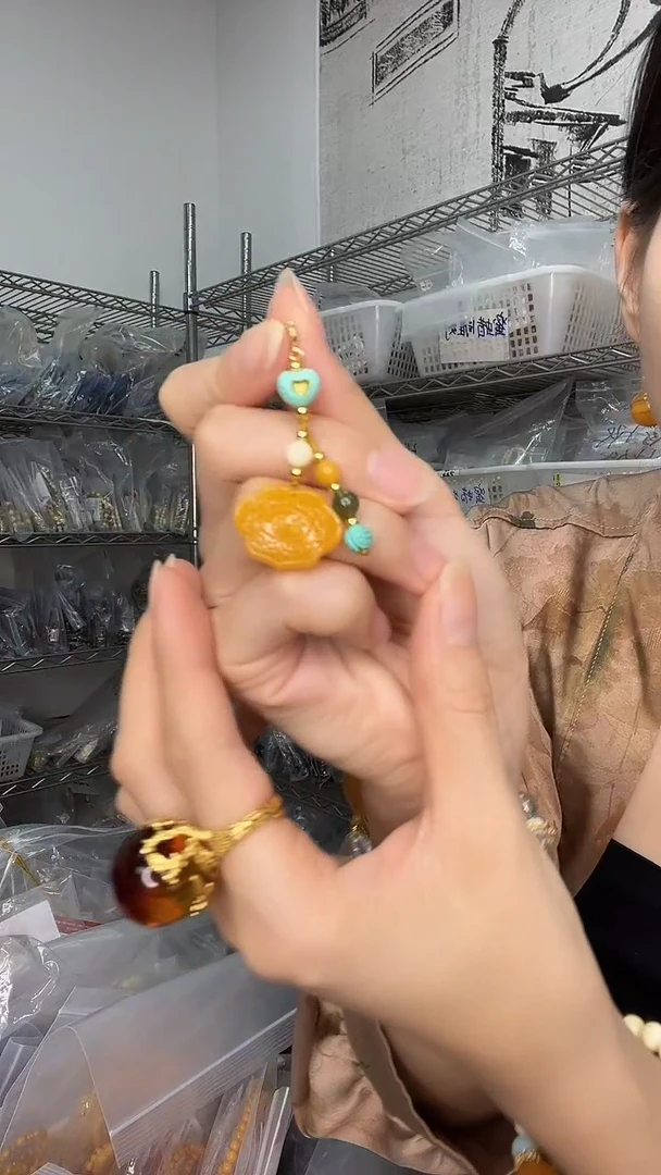 未镶嵌琥珀裸石A1611天然蜜蜡