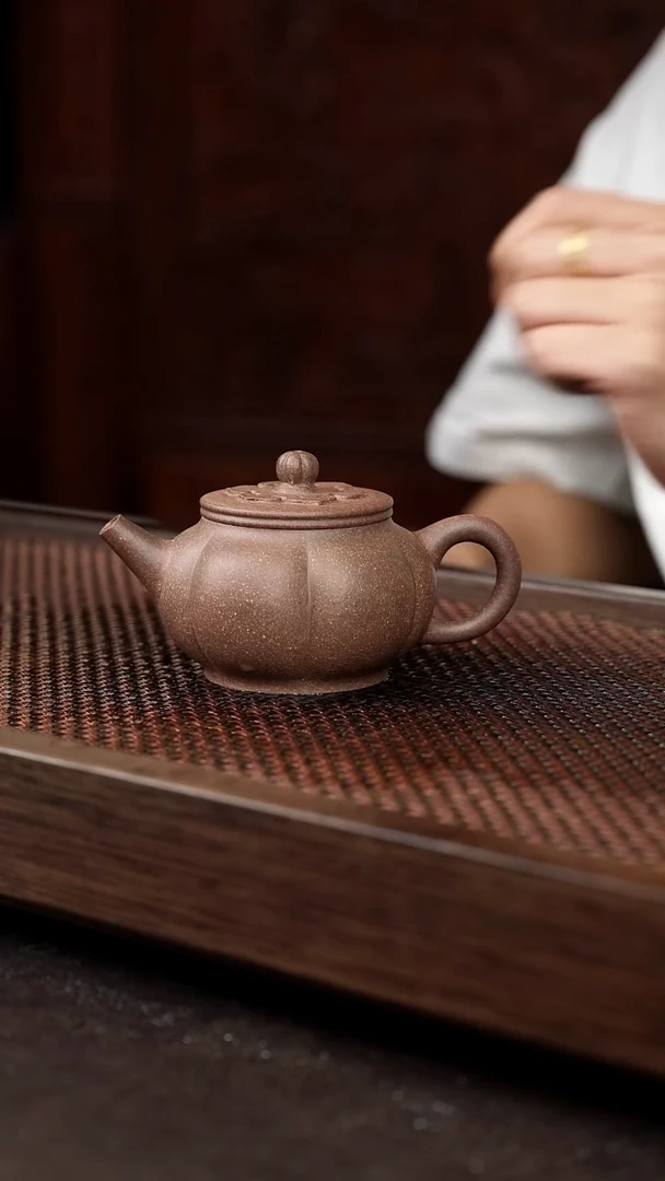 茶壶紫砂岩中泥灯笼