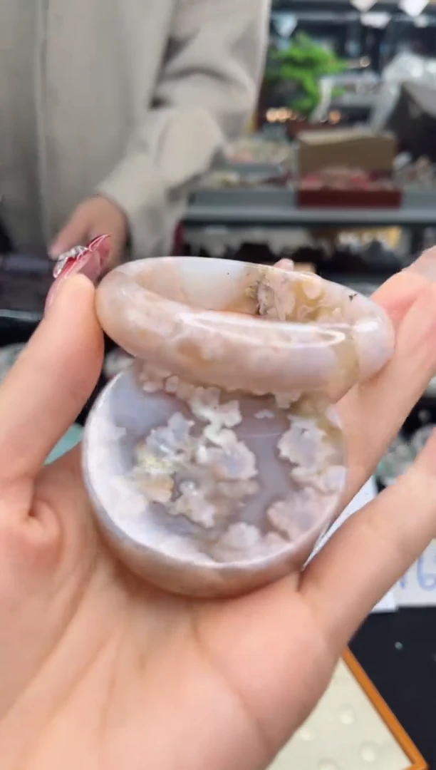 【闪购商品】石英质玉手镯未镶嵌53圈口（赠品镯心）1680460