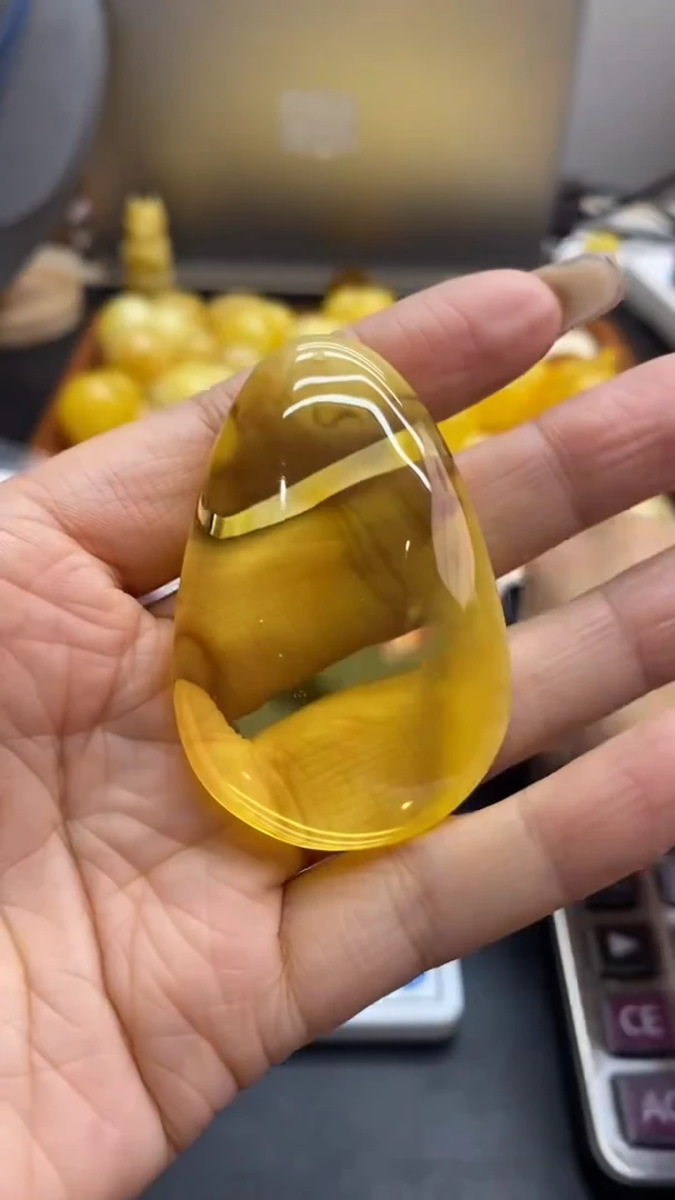 琥珀未镶嵌珠宝奇石827