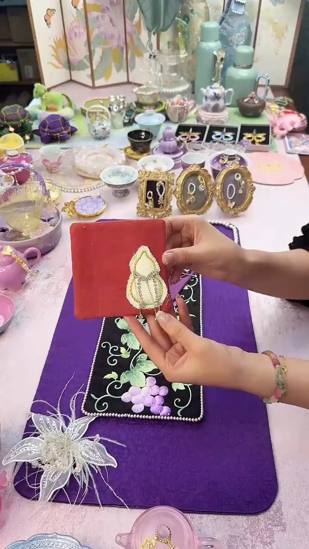 150红色葫芦订钻小杯垫