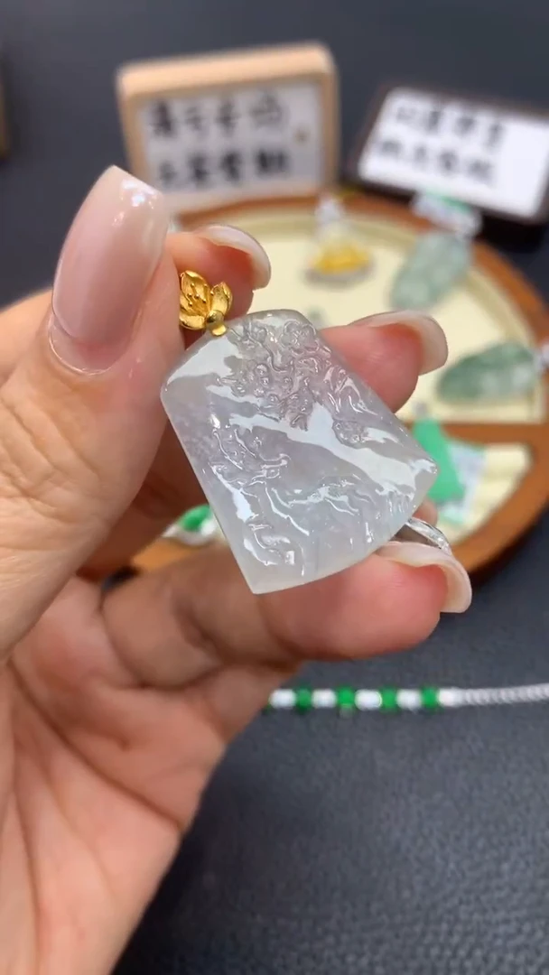 18K金镶嵌定制翡翠C387