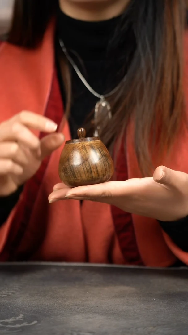 【闪购商品】金丝楠木雕原木精工茶仓醒茶罐418