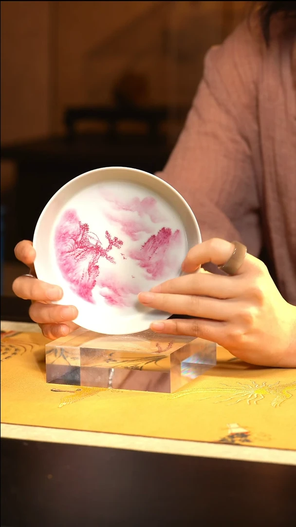 Q立勤堂宝石红壶承