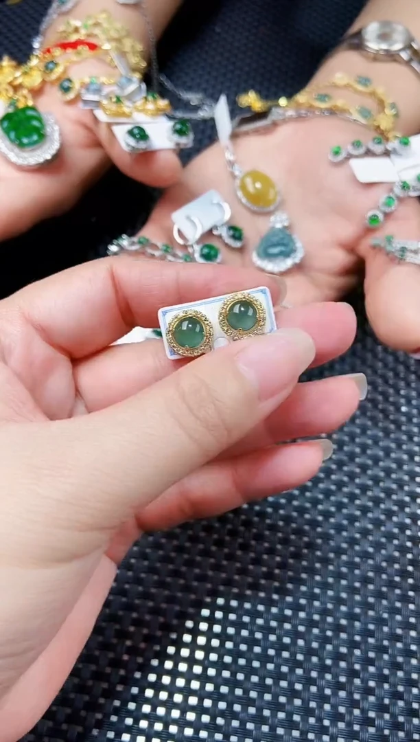 【闪购商品】翡翠耳饰未镶嵌111111111