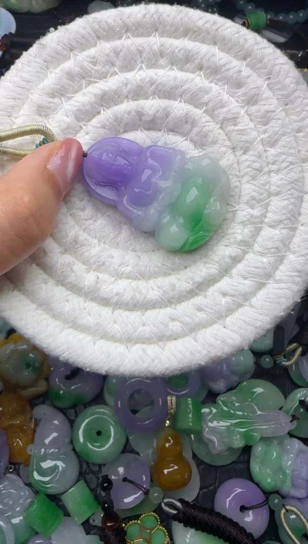 颈饰未镶嵌翡翠缅甸翡翠吊坠