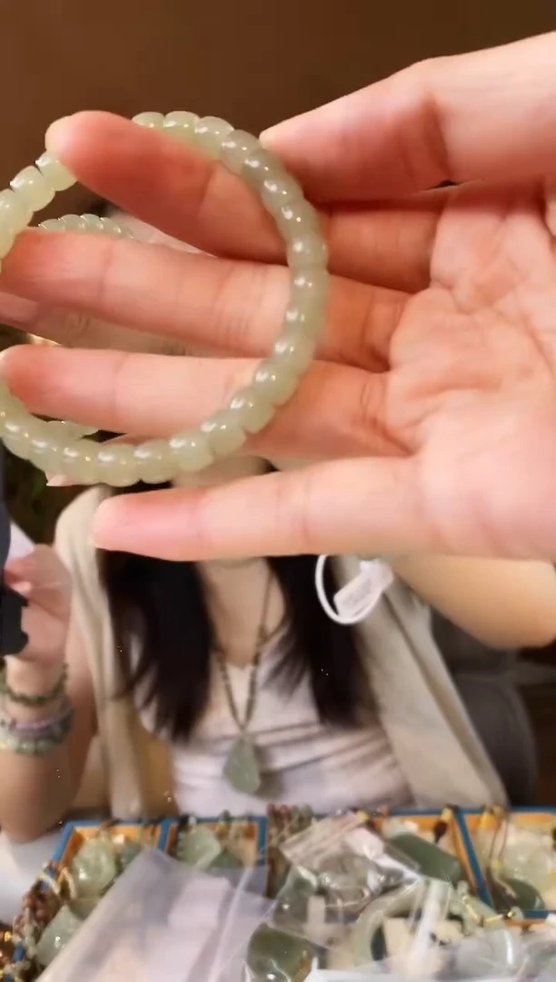 和田玉未镶嵌颈饰7mm算盘珠和田玉手链