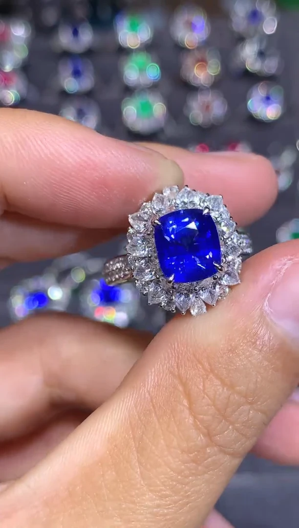 戒指蓝宝石18K金镶嵌2.64ct