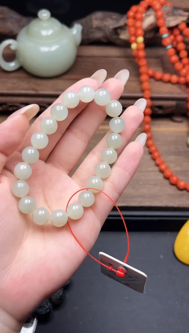 未镶嵌手串和田玉卡10且末青白 圆珠 9007902