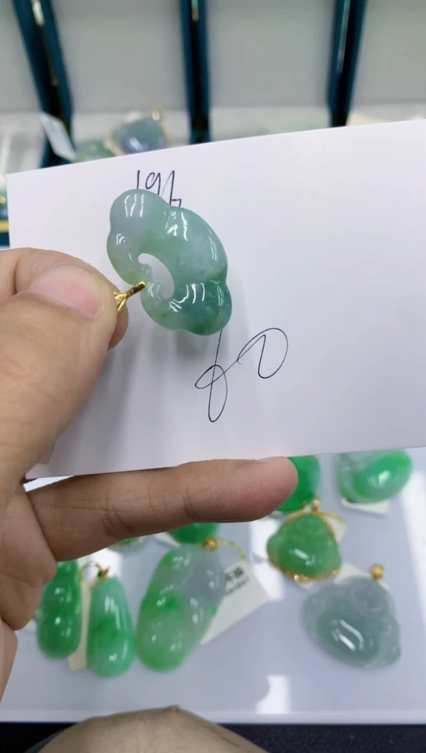 颈饰未镶嵌翡翠1111111111