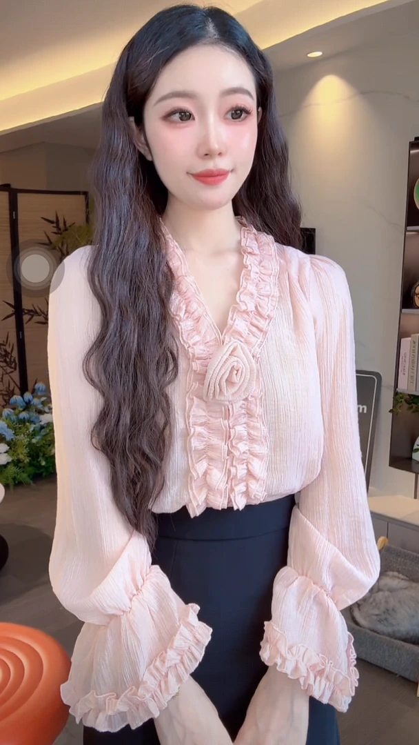 2025秋季粉色衬衫新款法式甜美喇叭袖v领上衣女