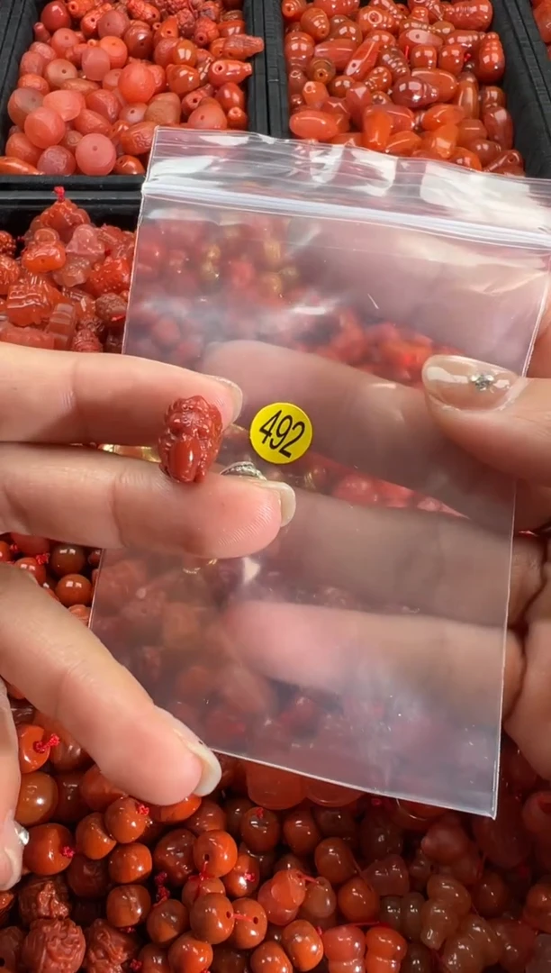【闪购商品】南红玛瑙颈饰未镶嵌1