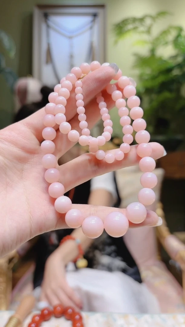 【闪购商品】欧泊项链18K金镶嵌粉澳宝塔珠项链