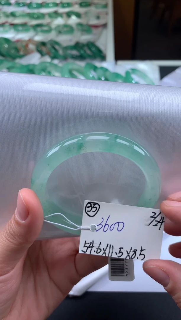 【闪购商品】石英质玉手镯未镶嵌拍下联系小耳机看购买须知！！！