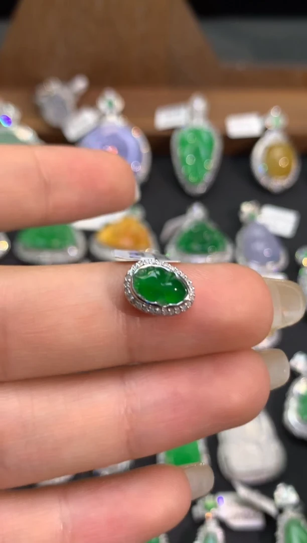 翡翠18K金镶嵌吊坠(不含链)吊坠