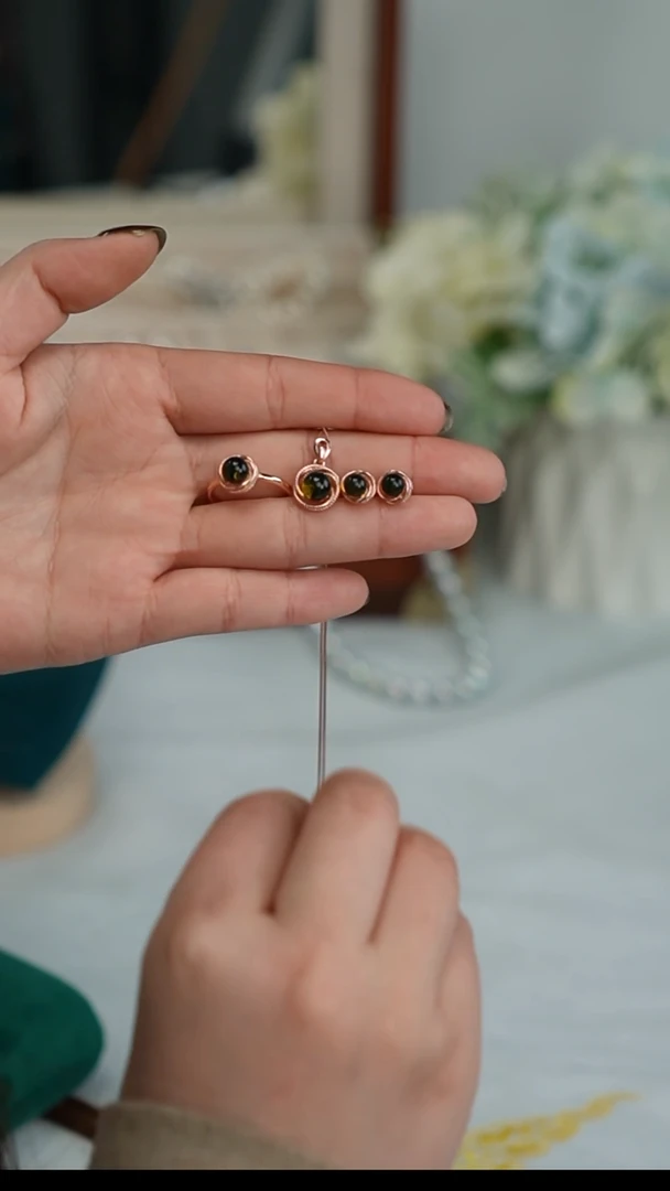 【闪购商品】琥珀项链银S925镶嵌蓝珀3件套