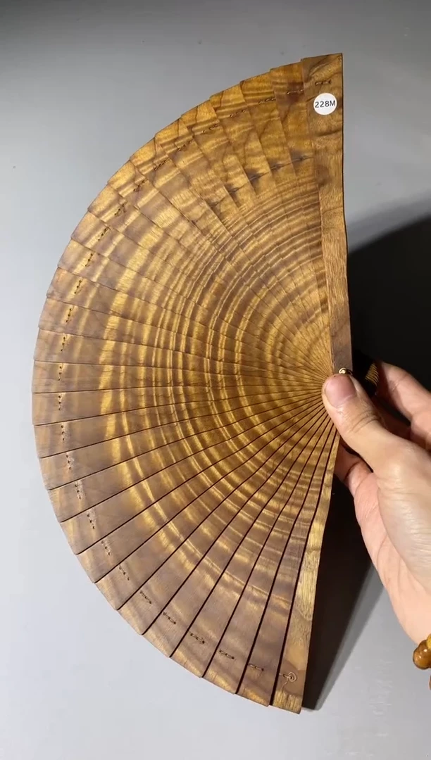 【闪购商品】金丝楠木雕228号21cm金丝楠木小叶桢楠扇子