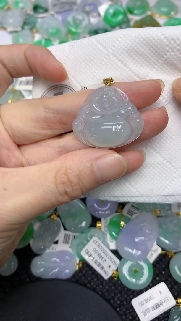 翡翠18K金镶嵌颈饰111111111