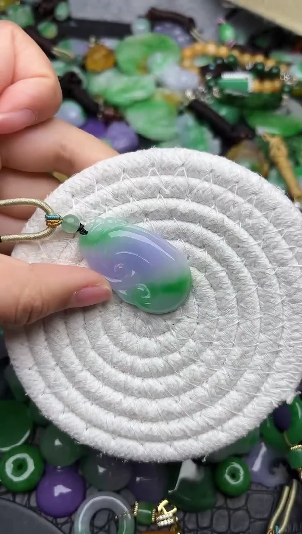 颈饰未镶嵌翡翠缅甸翡翠吊坠