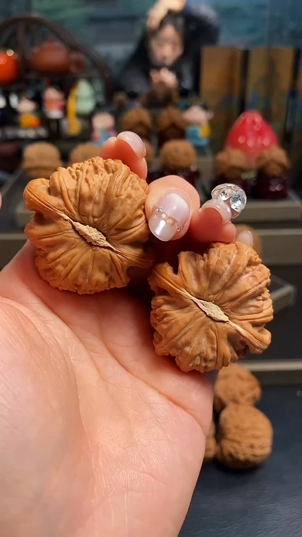 【闪购商品】文玩核桃吊坠K167白狮子41