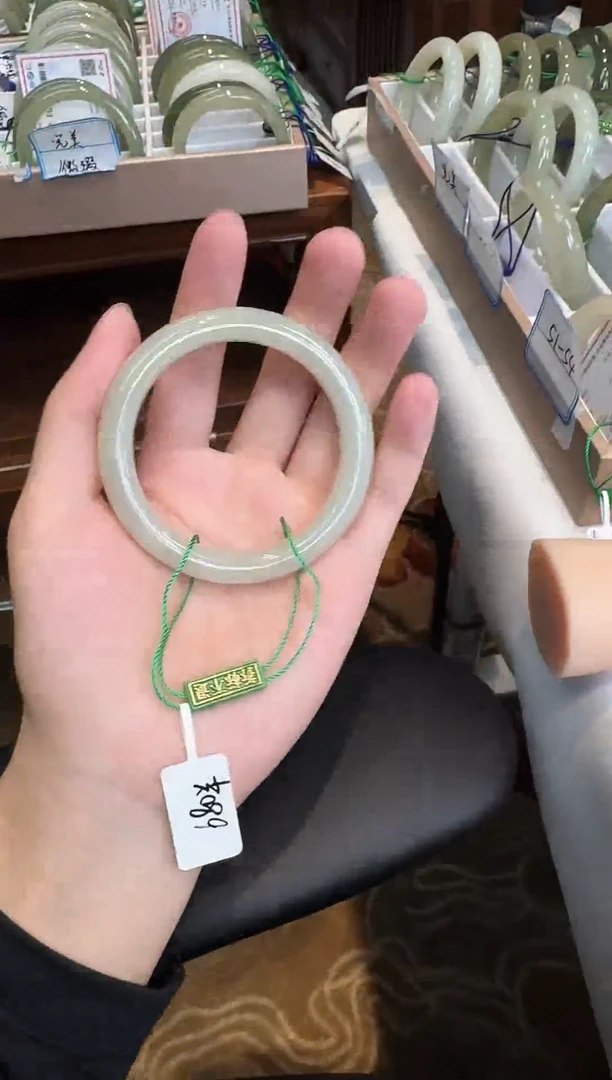 未镶嵌手镯和田玉56