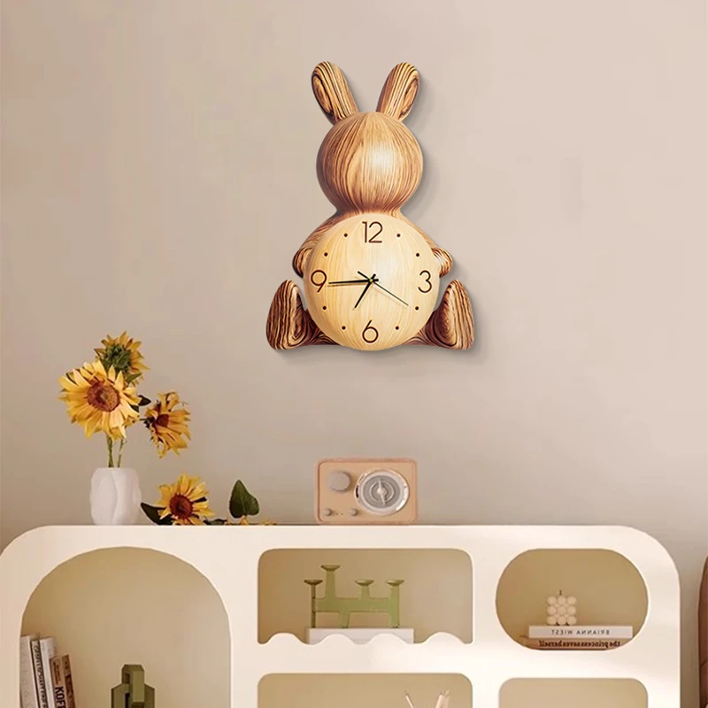 兔子抱月原木风钟表挂钟客厅2025新款卧室客厅创意时钟016