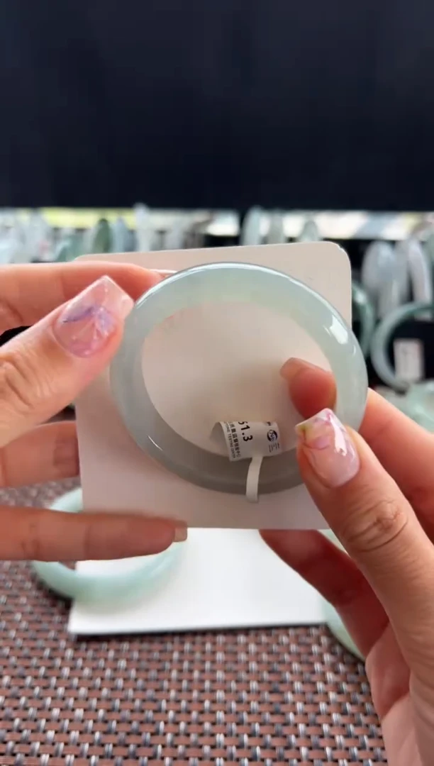 【闪购商品】翡翠手镯未镶嵌51.2*12.4*8.2