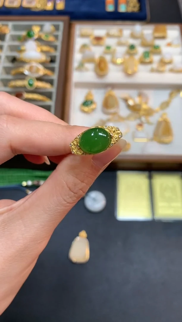 【闪购商品】和田玉戒指18K金镶嵌W650|3999