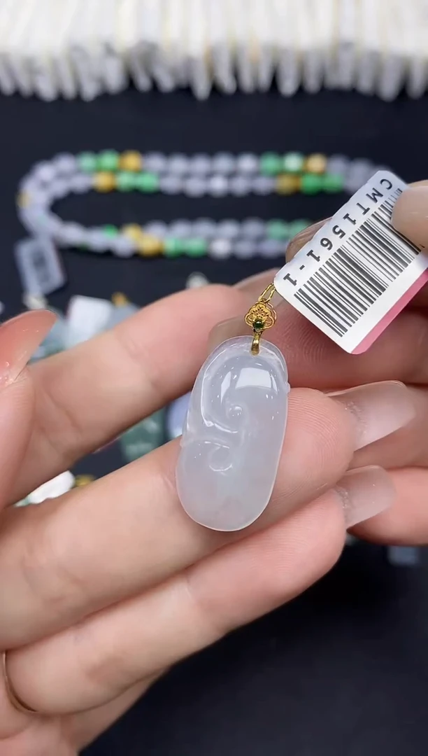 吊坠(不含链)18K金镶嵌翡翠如意18K金扣镶嵌@@CMT1561-1