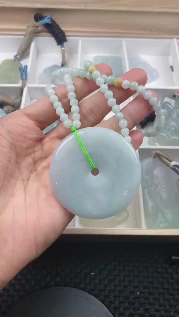 翡翠未镶嵌颈饰