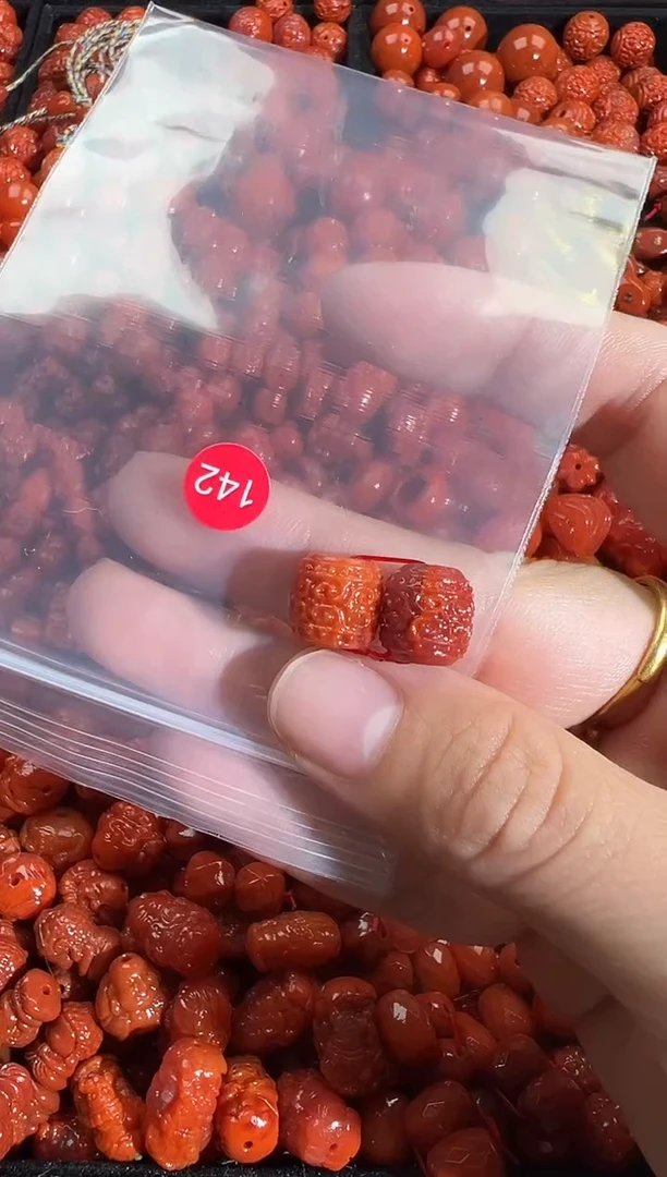 颈饰未镶嵌南红玛瑙1