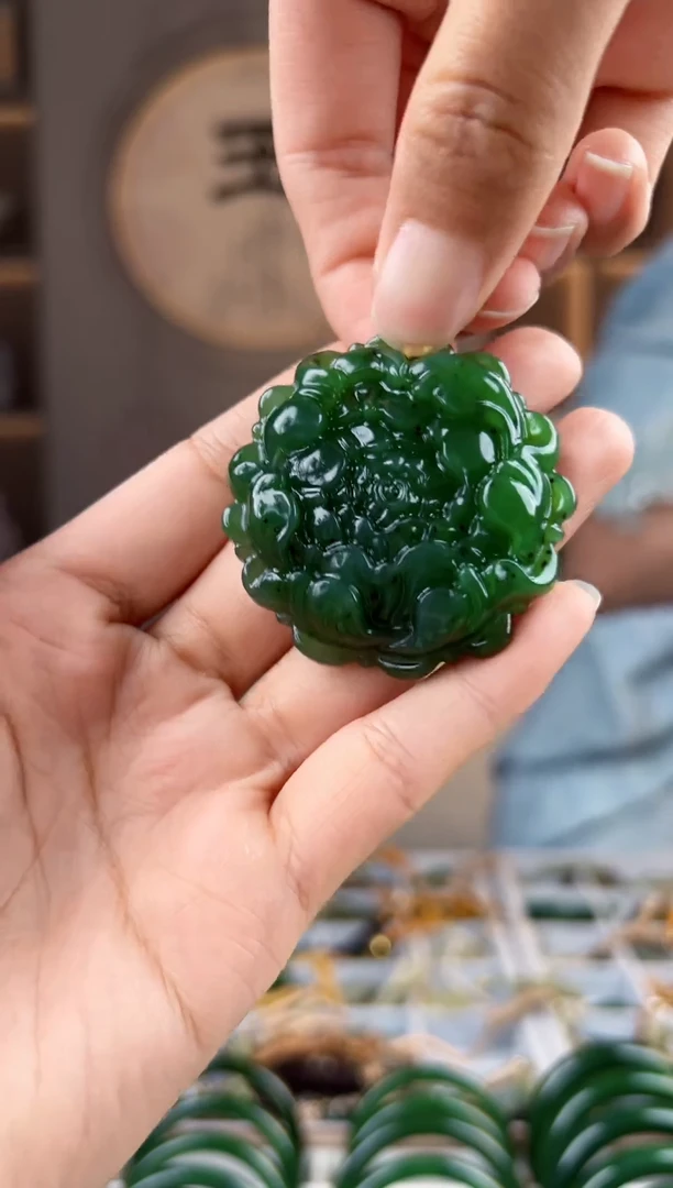 颈饰未镶嵌和田玉拍一发一，拍一发一