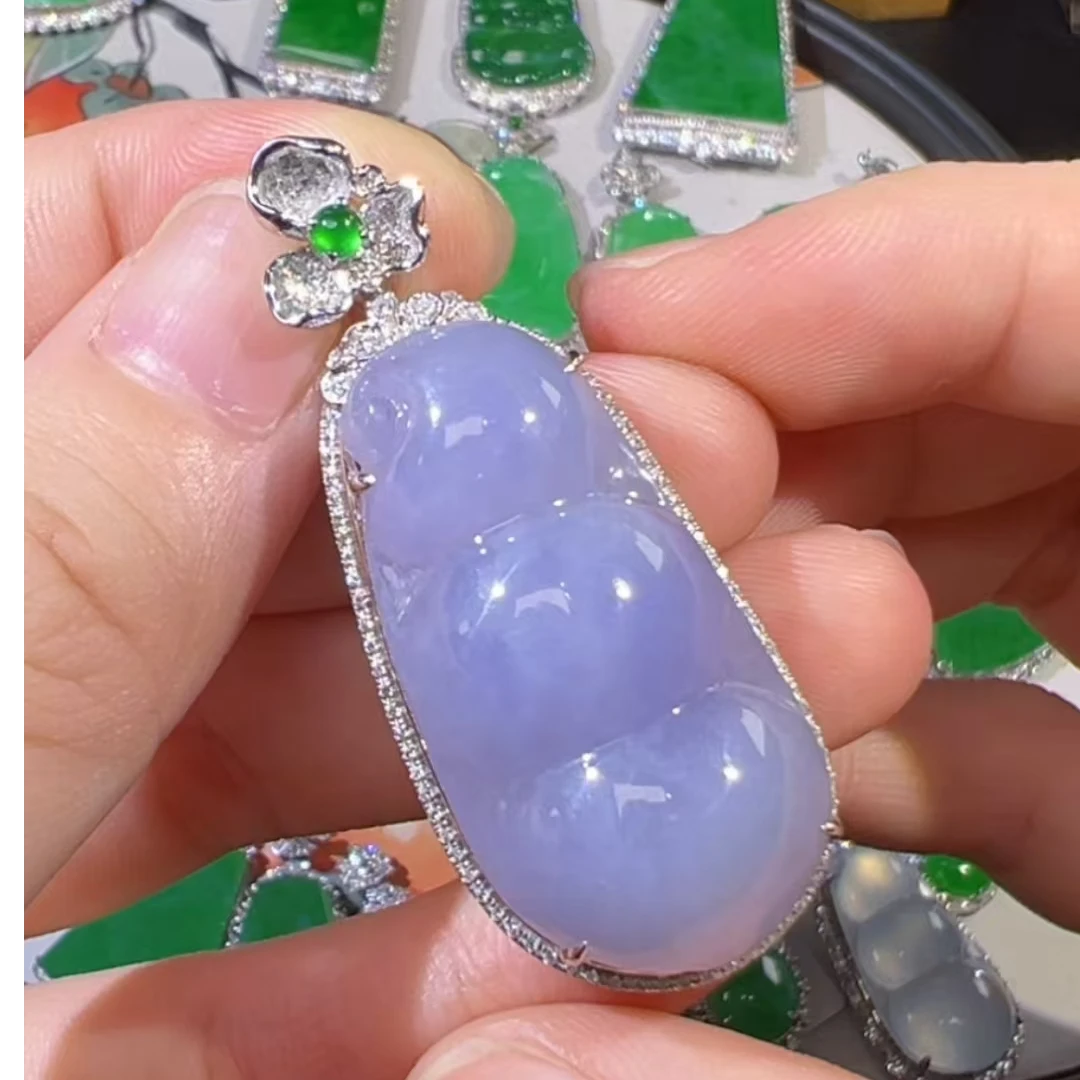 天然翡翠高冰妖紫色豆子