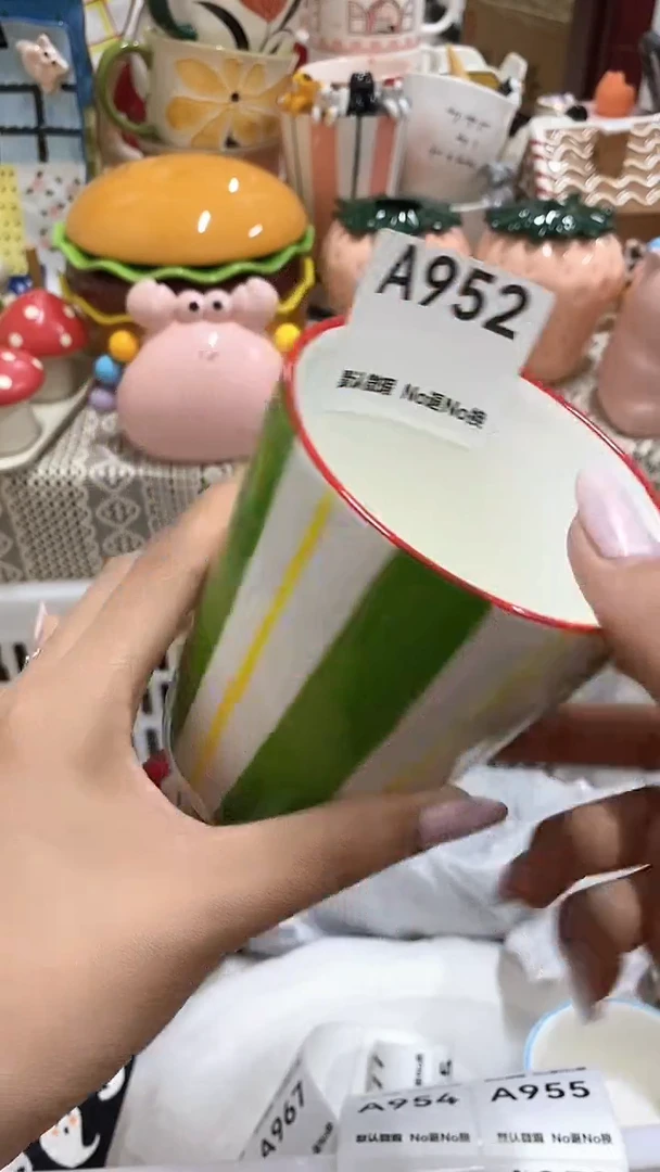 摆件小***莉默认微瑕，满25包邮