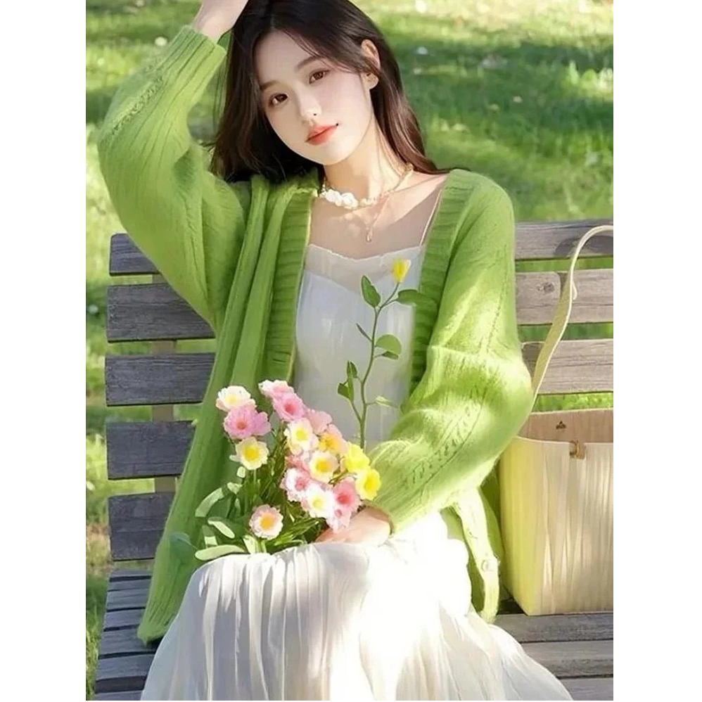 开春穿搭一整套漂亮独特设计感小众绿色开衫内搭吊带连衣裙套装裙