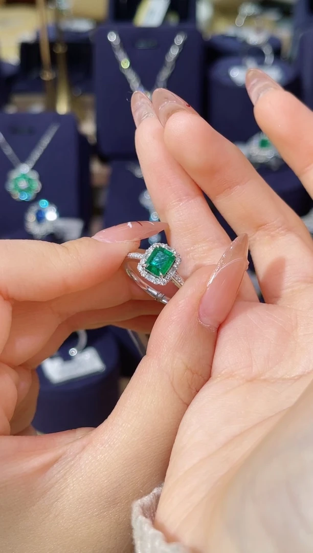 【闪购商品】祖母绿戒指18K金镶嵌78分祖母绿戒指