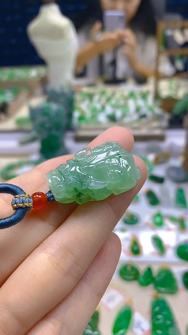 颈饰未镶嵌翡翠新号开播 全场乱卖