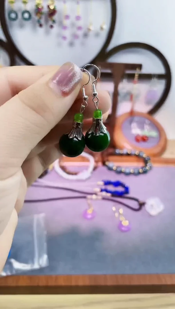 银S925镶嵌和田玉耳饰225000